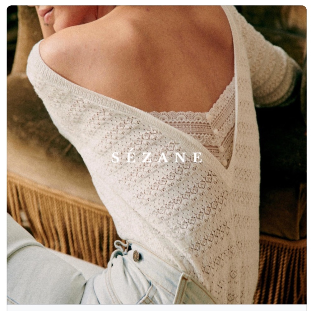 White sweater xxs